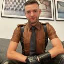 amputee-tie-leather-suit
